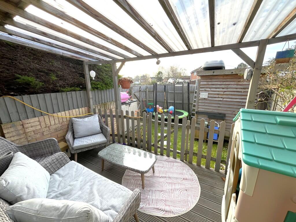 Henbury Close, Canford Heath photo 4