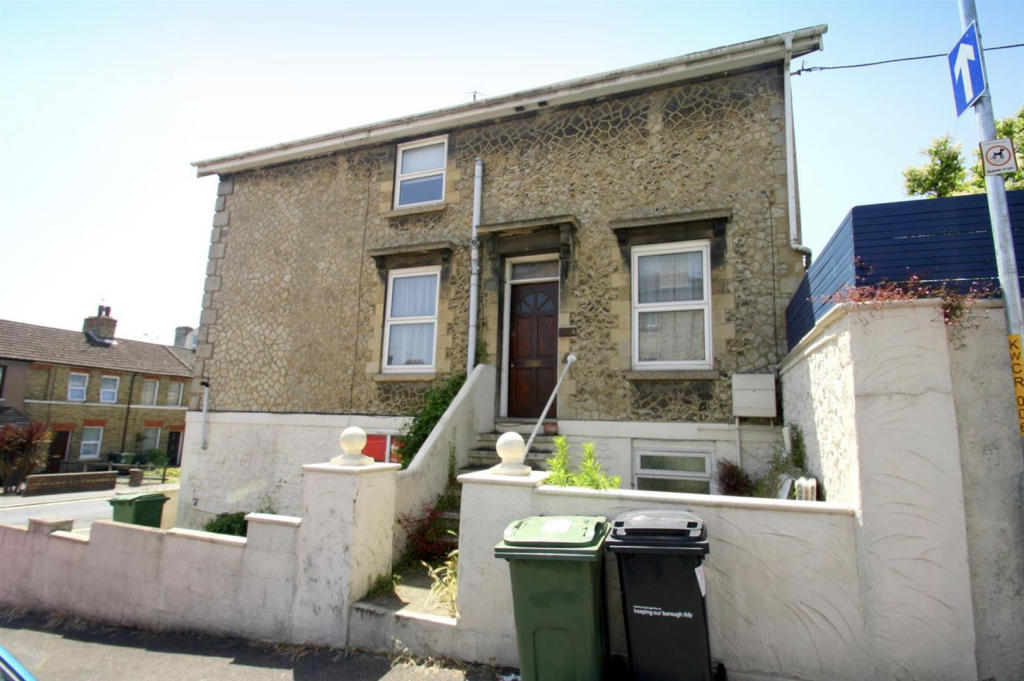 Main image of property: Upper Fant Road, Maidstone, Kent, ME16 8BX