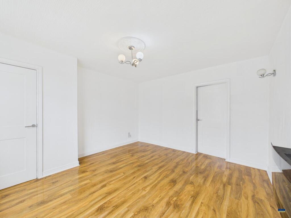 House in Oldham - View 4