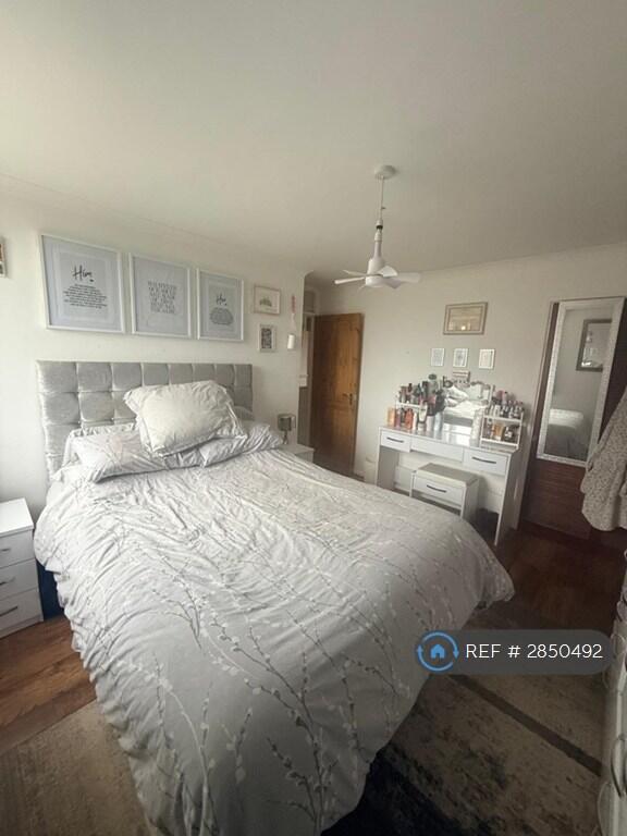House in Southend-on-Sea - More