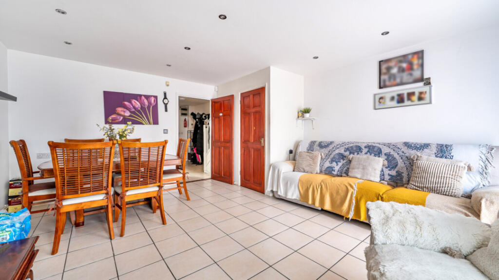 Nicholas Court, London, E13 9NZ photo 4