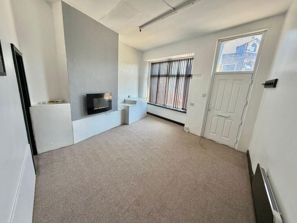 House in Bradford, Knowle Park, Keighley - View 3