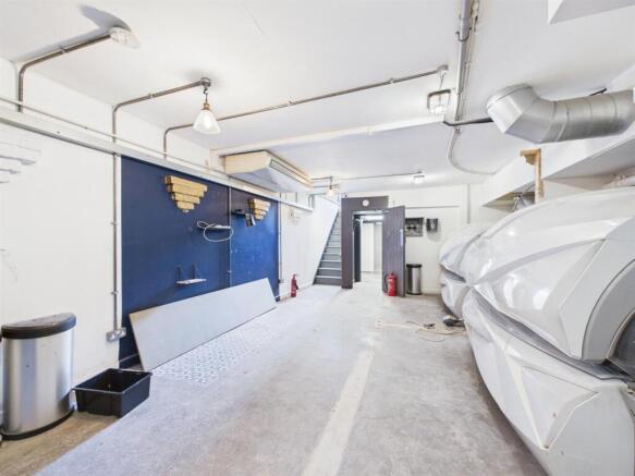 CAM04237G0-PR0330-STILL011.jpg
