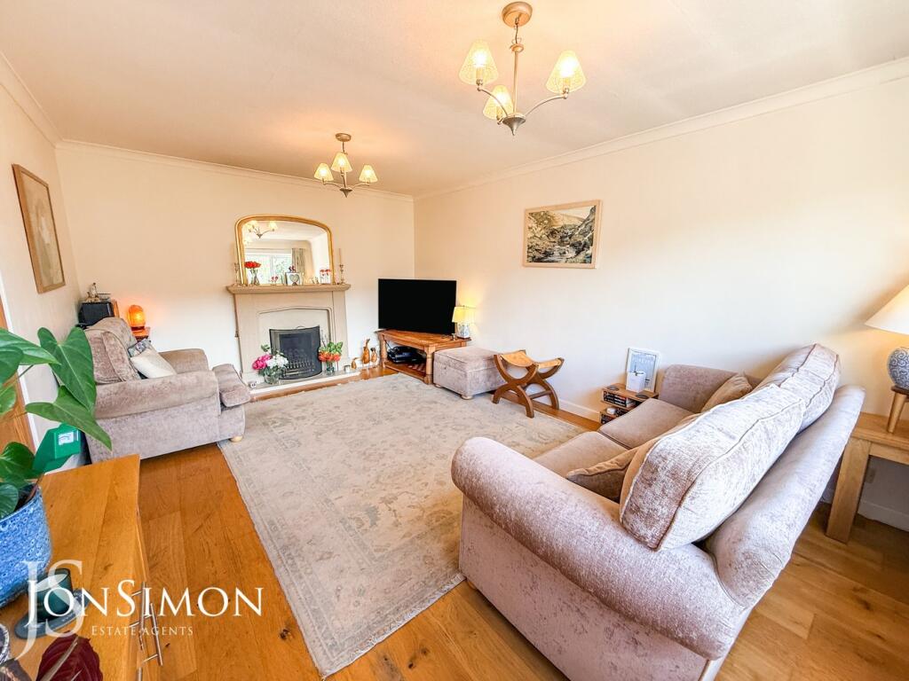 Balmoral Close, Greenmount, Bury, BL8 photo 4
