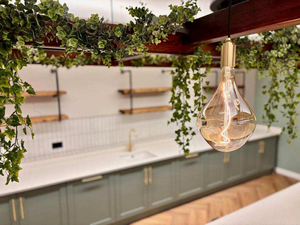 10 Middle Street_Kitchenette1.JPG