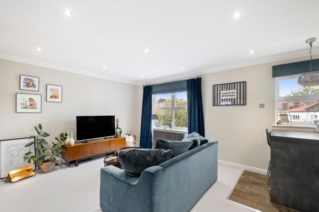 Apartment in London - View 5