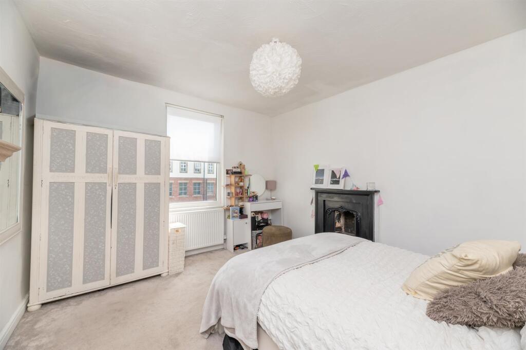 North Parade, Otley - View 4
