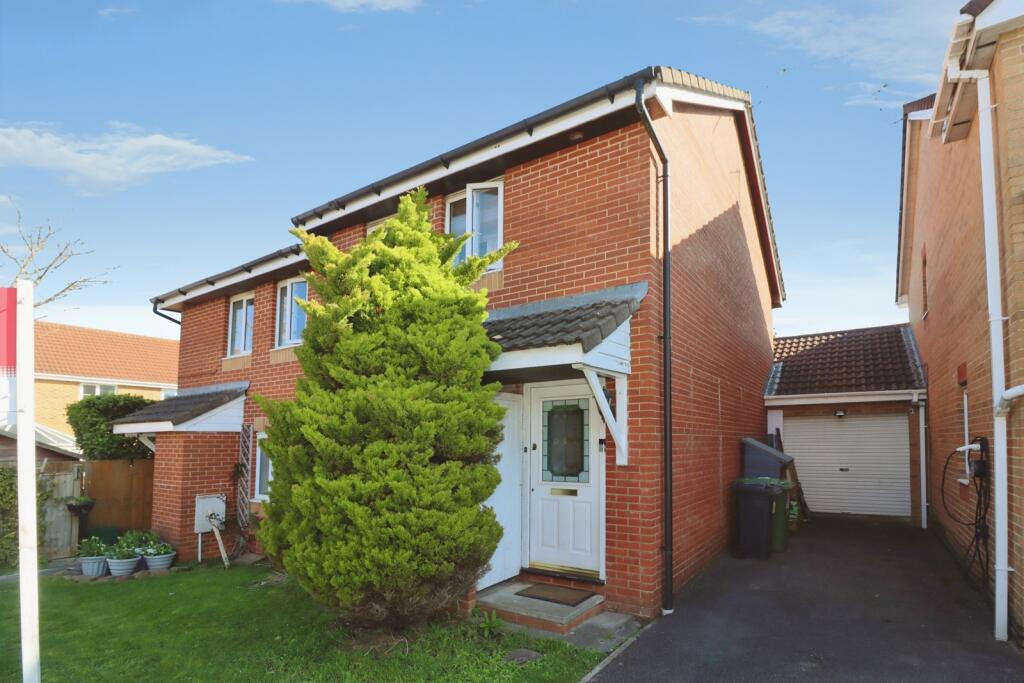 Main image of property: Emet Grove, Emersons Green, Bristol, BS16