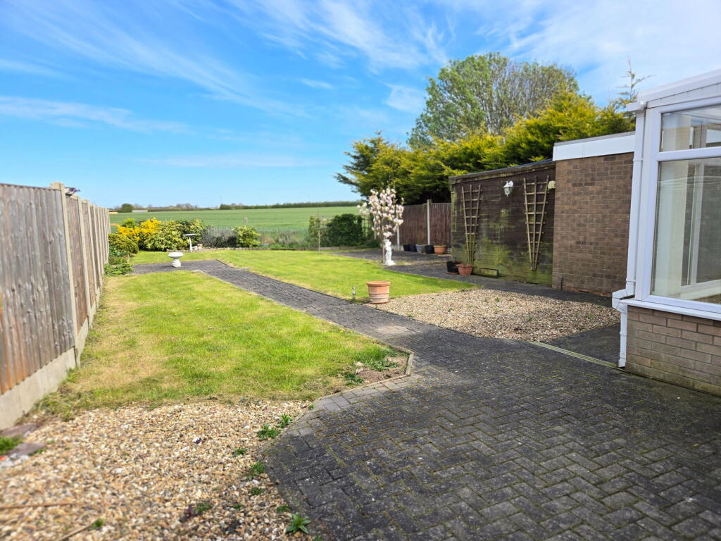 Stones Close, Hogsthorpe, Skegness, PE24 5NZ photo 2