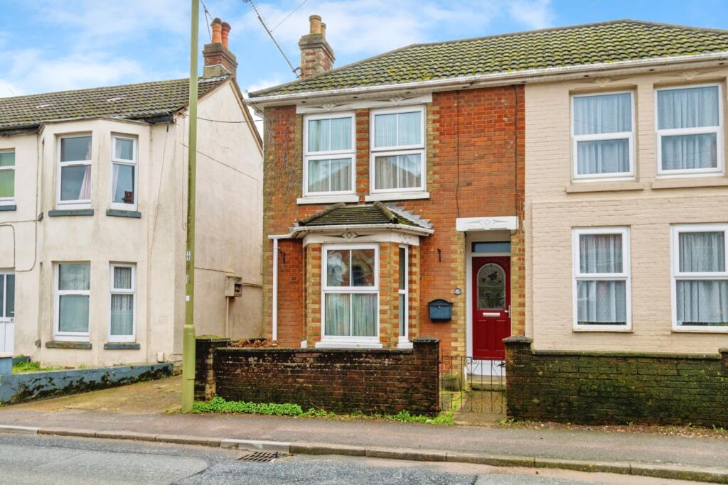 Main image of property: Ringwood Road, Totton, Southampton, Hampshire, SO40