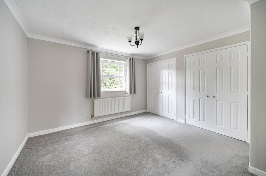 House in Surrey Heath, Surrey - View 5