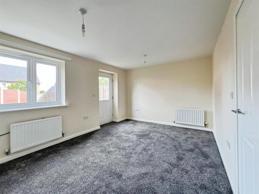 Loachbrook Farm Way, Congleton photo 3