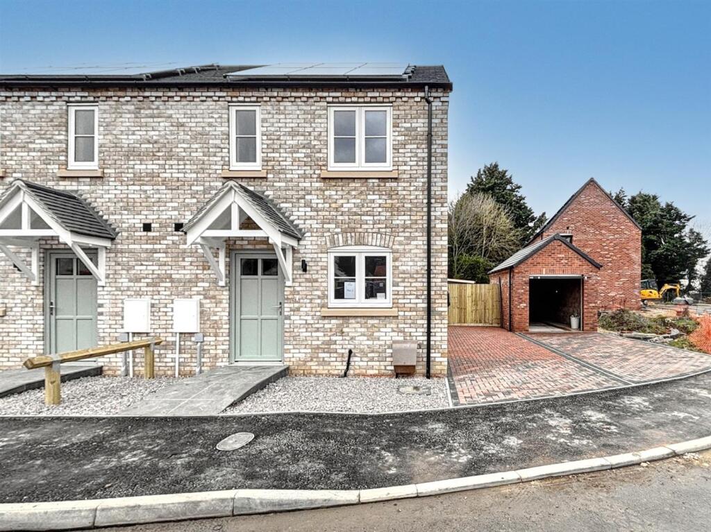 3-bed semi-detached on Plot 7, Carmine Close, Fleet Hargate, £220,000