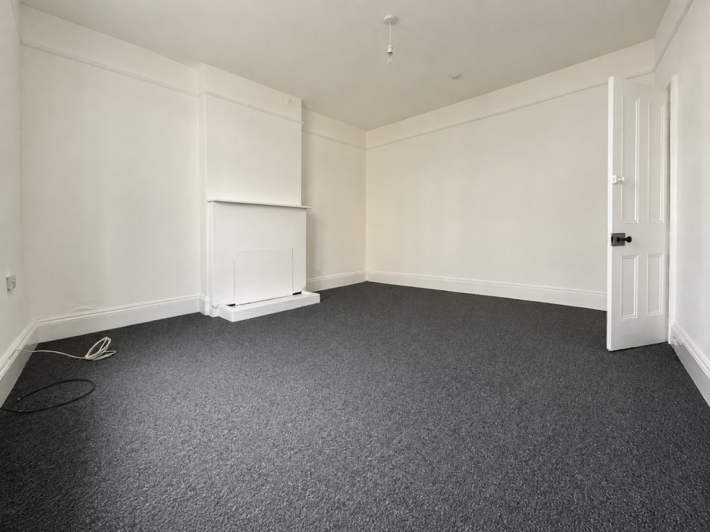Apartment in Bournemouth - View 3