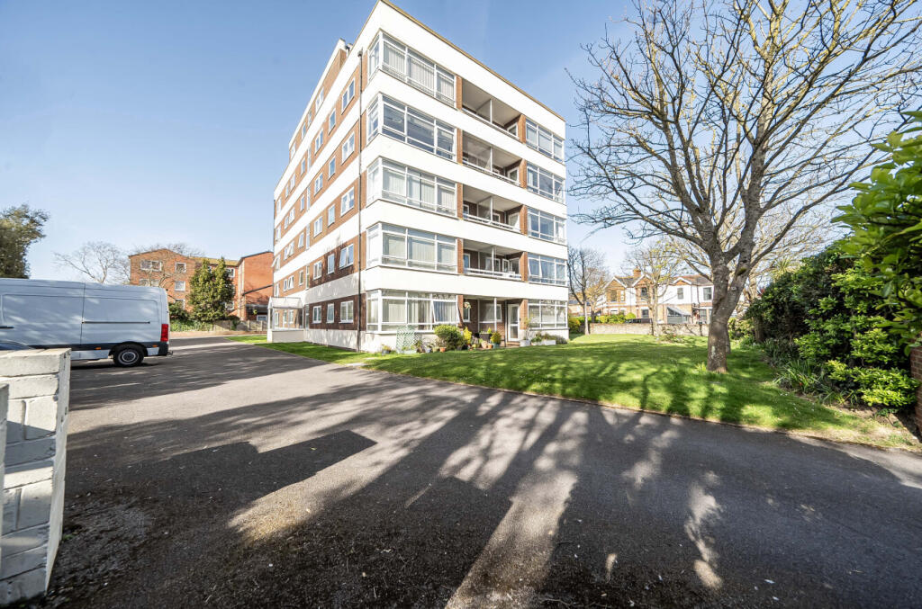 Main image of property: Airedale Court, Heene Road, Worthing, West Sussex, BN11