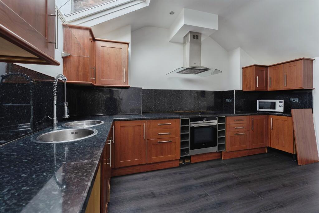 Apartment in Wirral, Liverpool City Region - More