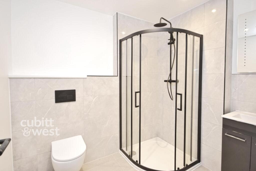Apartment in Croydon - More