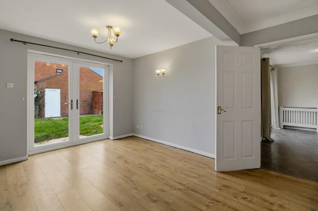 Kingfisher Close, Worcester, WR5 photo 3