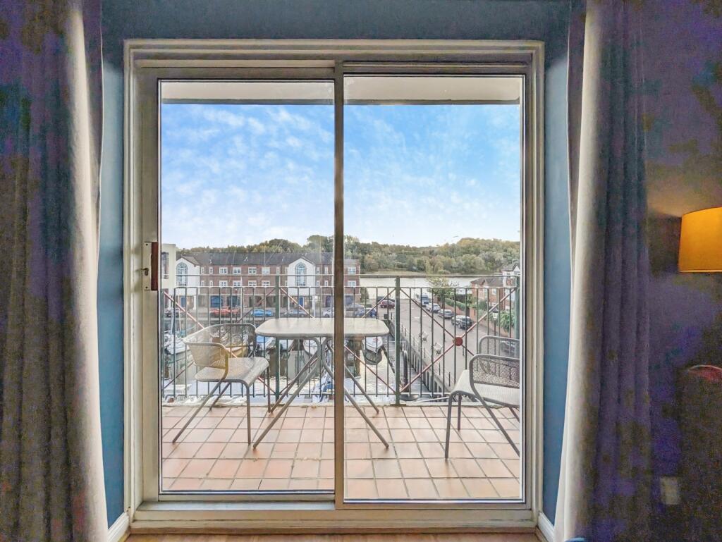 Apartment in Newcastle upon Tyne - View 4