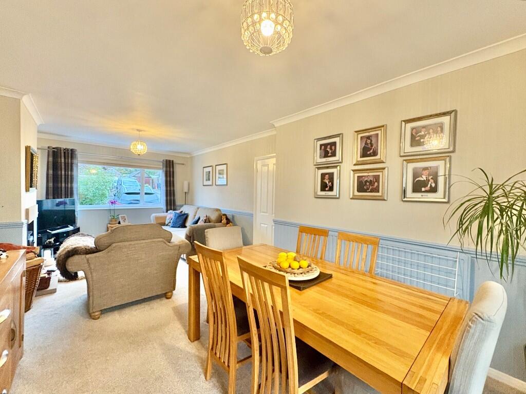 House in Derbyshire Dales, Matlock Town - More