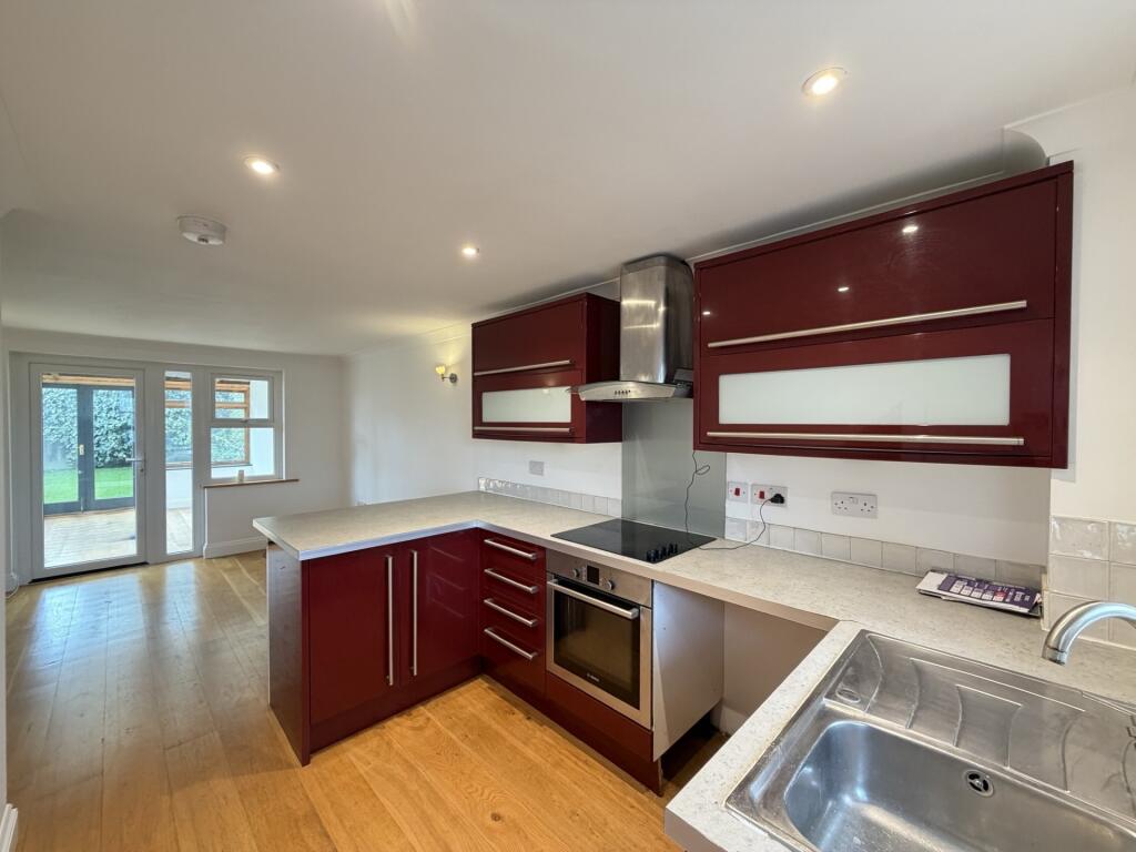 16 Spencer Croft, Ely photo 3
