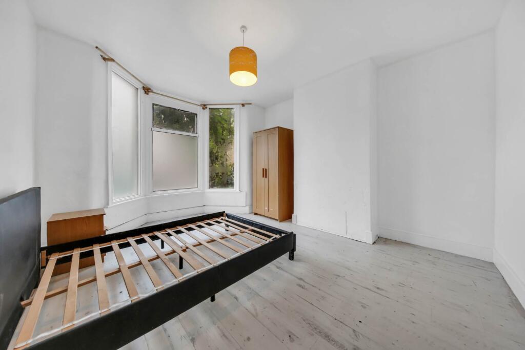 Apartment in London - View 3