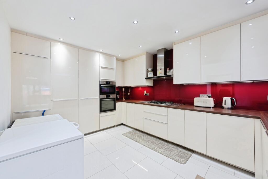 House in London - View 3