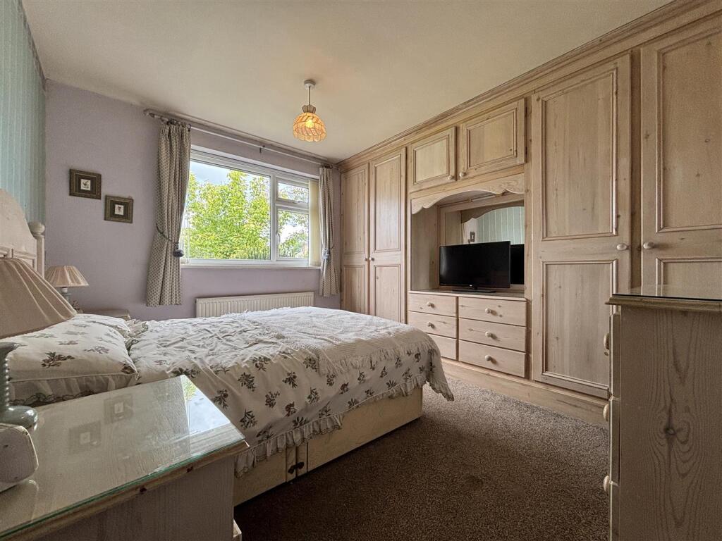1, Sefton Drive, Hove Edge, HD6 2LY photo 4