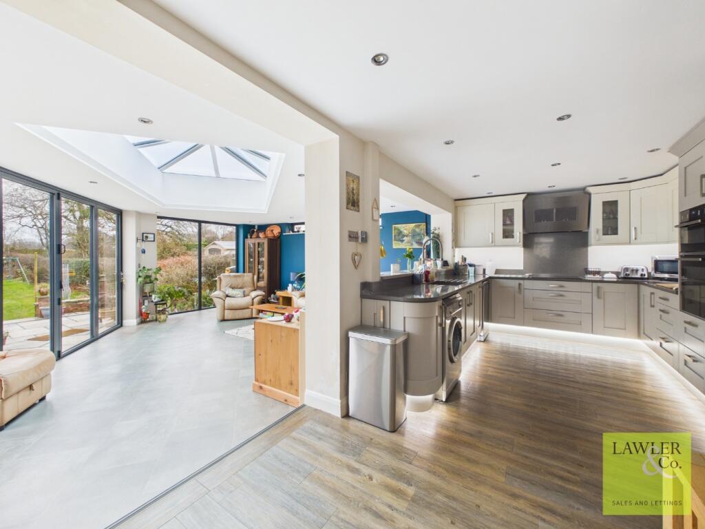 Coppice Road, Poynton, Stockport, Cheshire, SK12 1SW photo 4