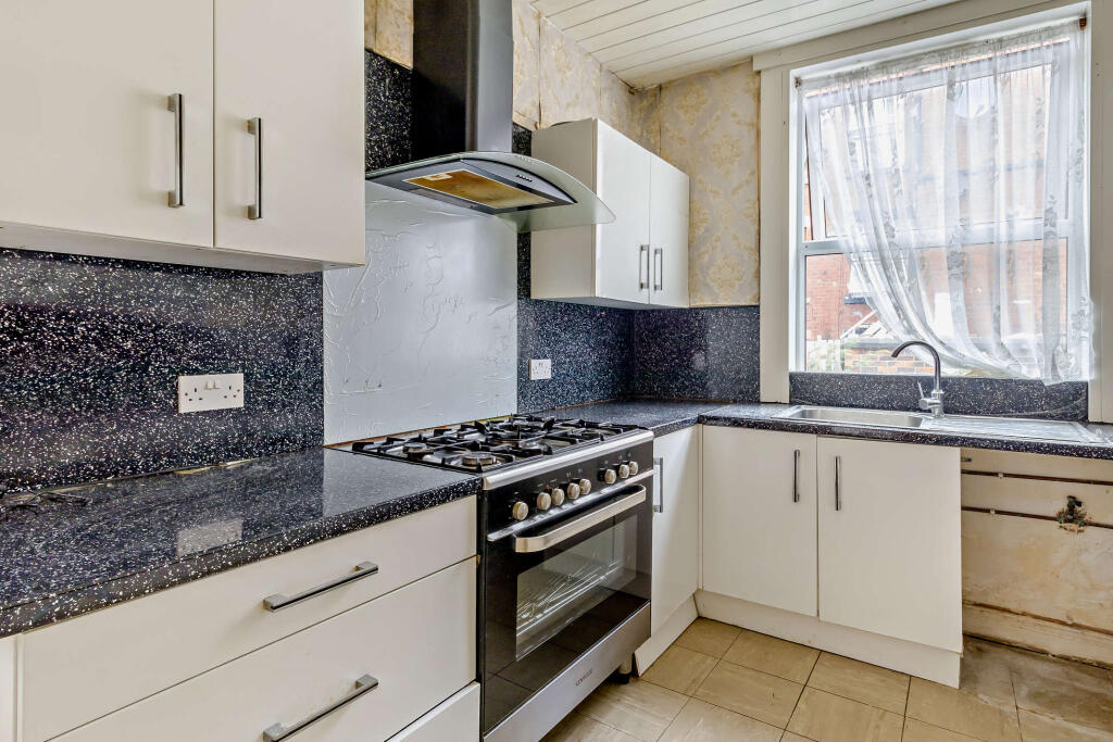 House in Leeds - View 2