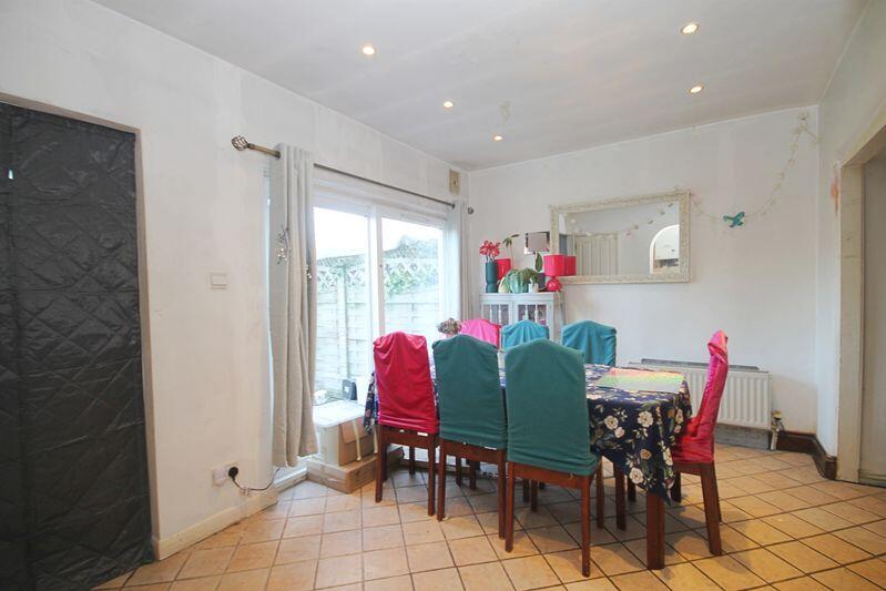Braund Avenue, Greenford - View 4
