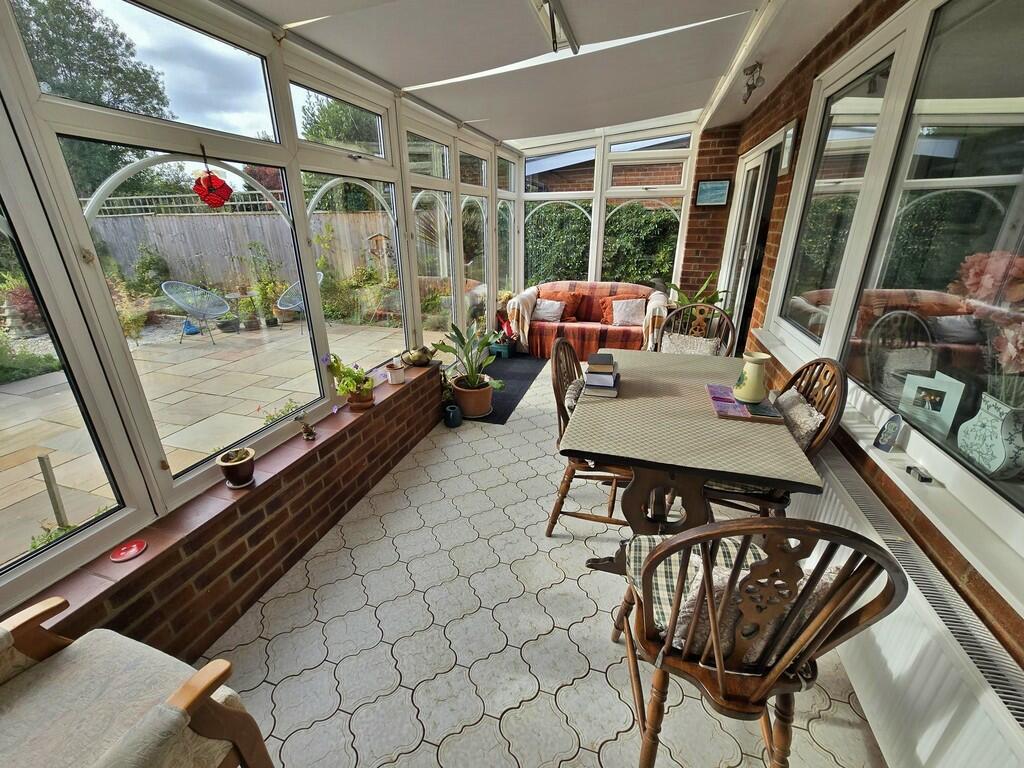 Victoria Road, Felixstowe photo 3