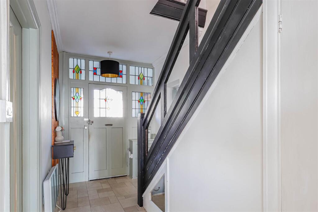 House in Barry, Merthyr Dyfan - View 5