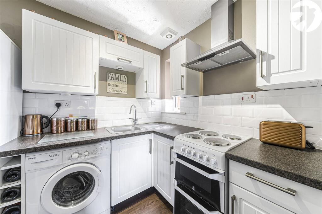 Apartment in Dartford, Kent - More