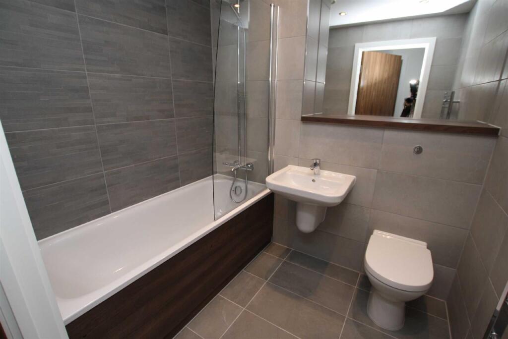 Apartment in Manchester - View 5