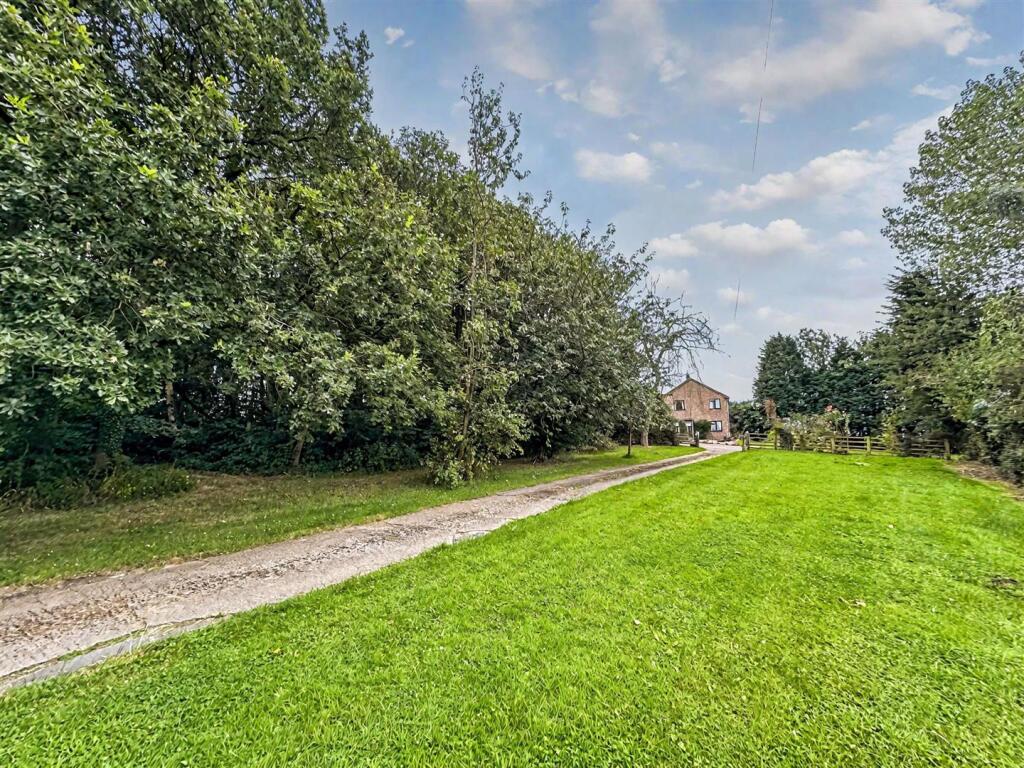 Main image of property: Pontefract Road, Hemsworth