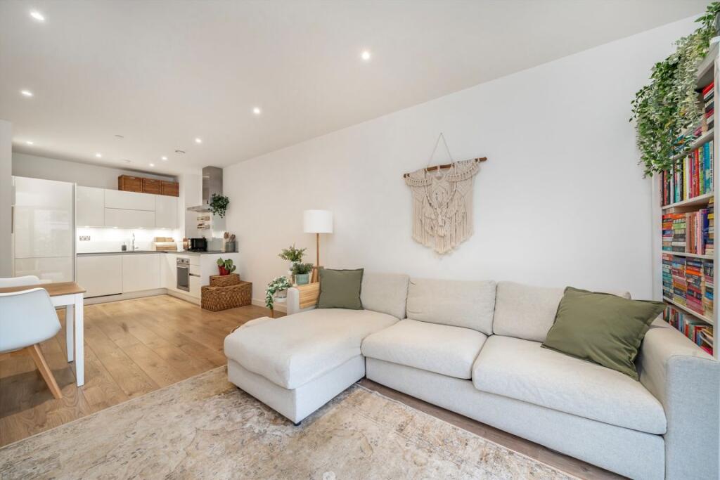 Apartment in London - More