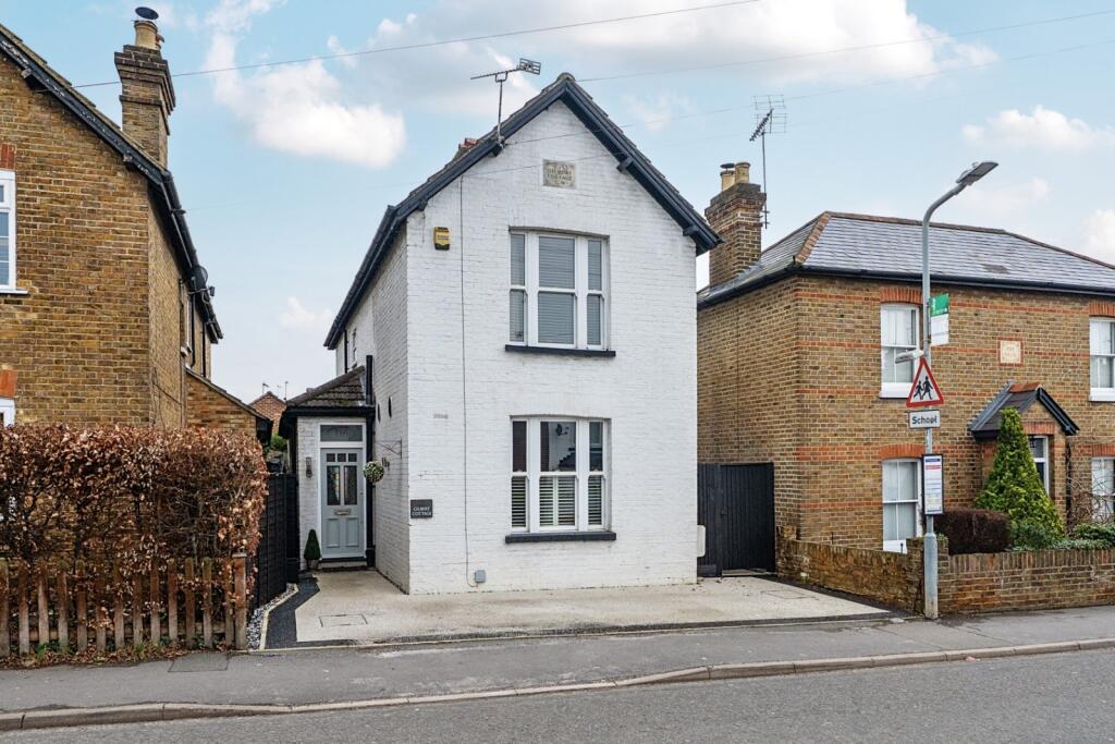 Main image of property: Lent Rise Road, Burnham, Buckinghamshire, SL1