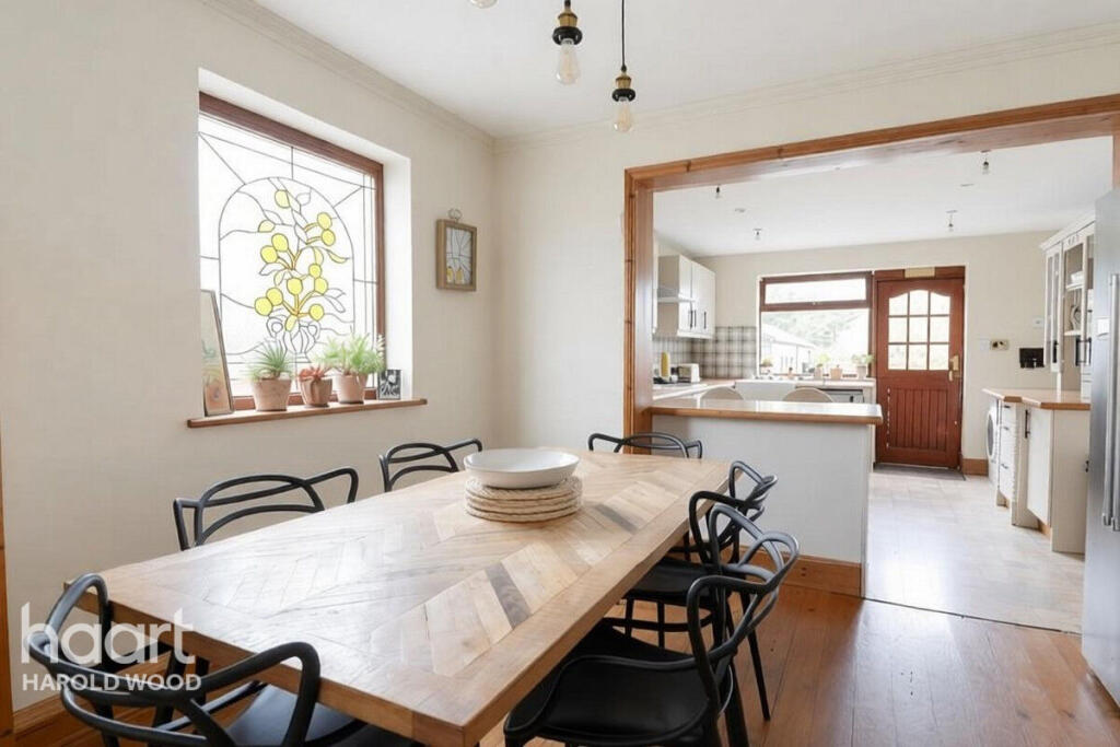 House in London, Harold Wood - View 3