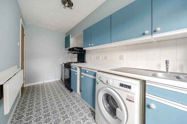 Apartment in Basingstoke and Deane, Brookvale, Kings Furlong - View 4
