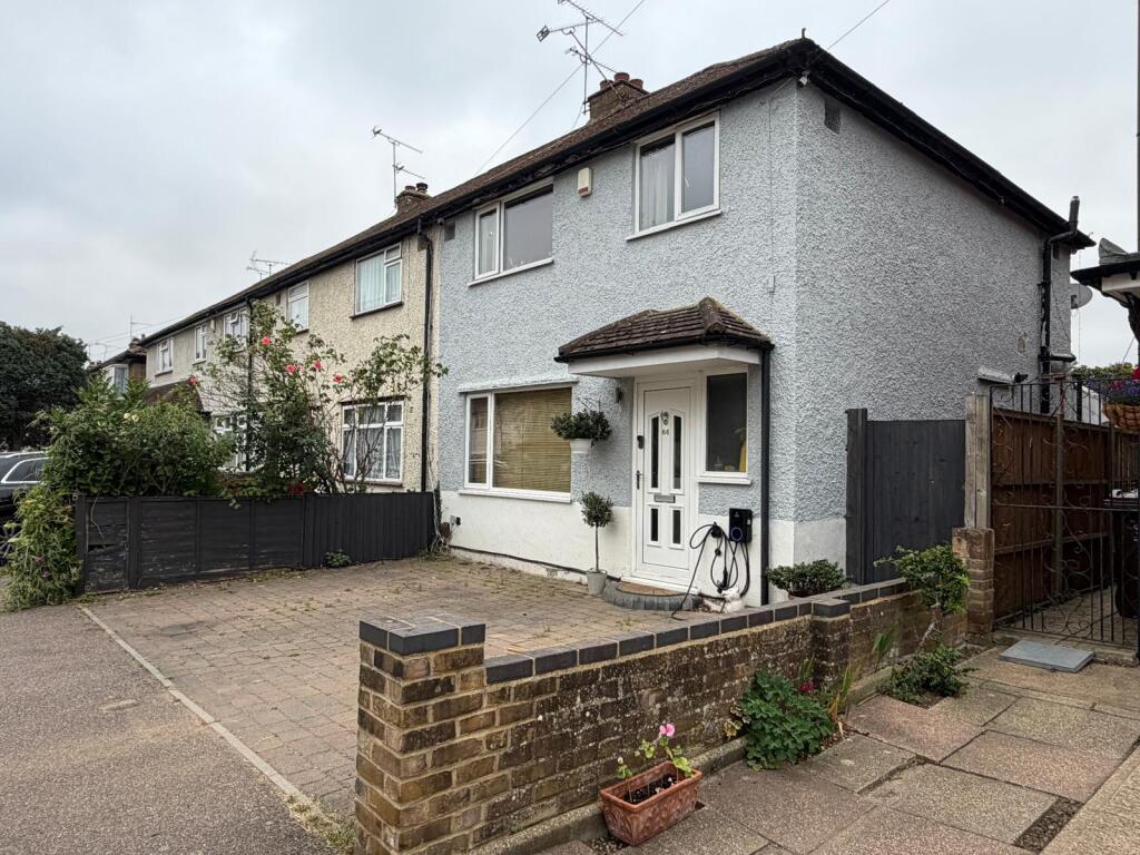 Main image of property: Napsbury Avenue, London Colney, AL2