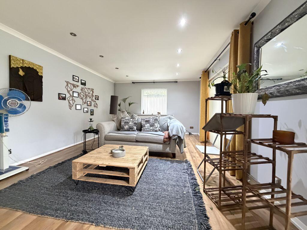 Bungalow to the rear of 176 Beechwood Road - View 4