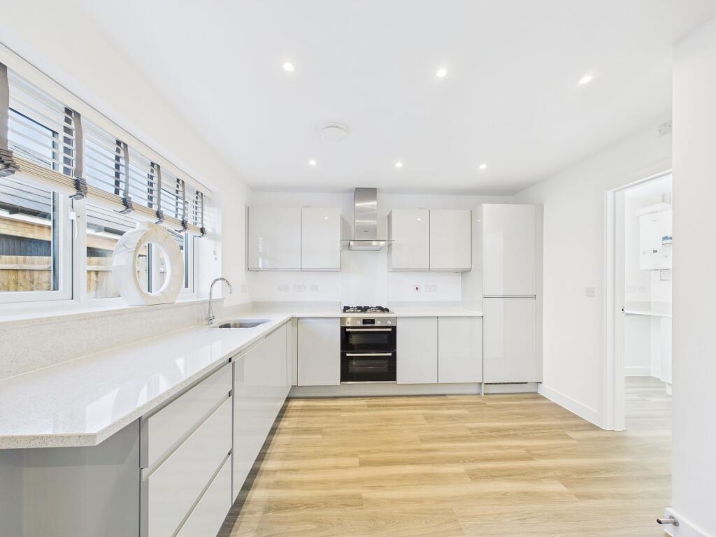 New Hall Crescent, Great Haddon, PE7 photo 2