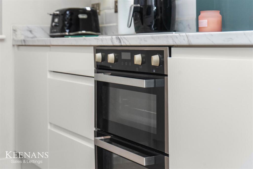 Additional image 21 of Oakenhead green