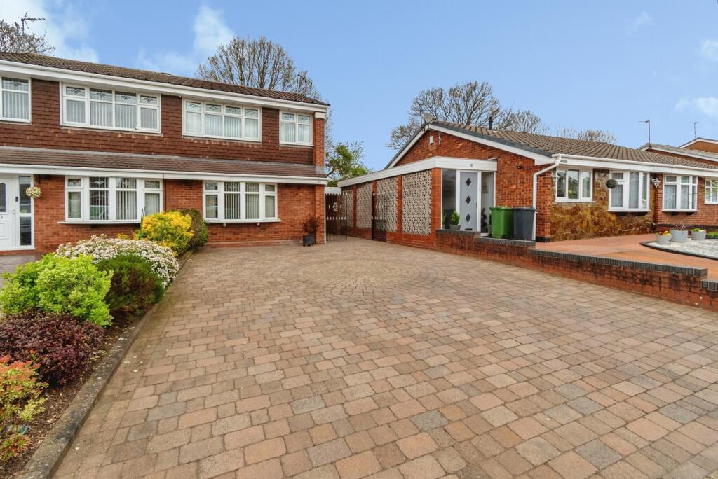 Main image of property: Glenhurst Close, Walsall, West Midlands, WS2