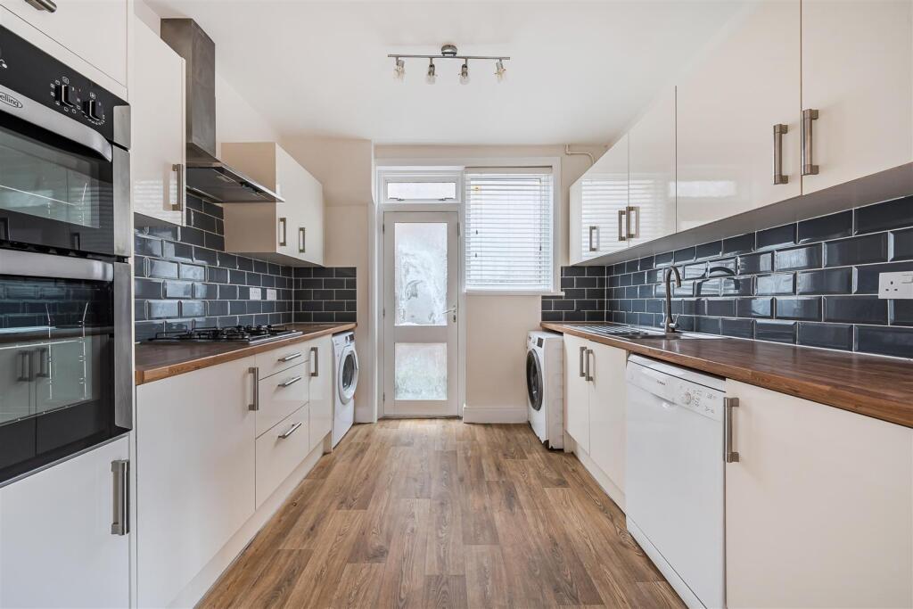 House in London - View 4