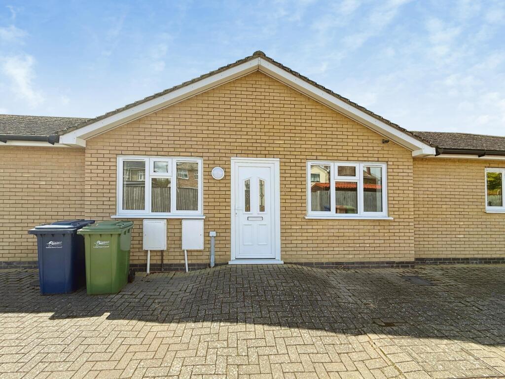 Main image of property: Clifton Close, March