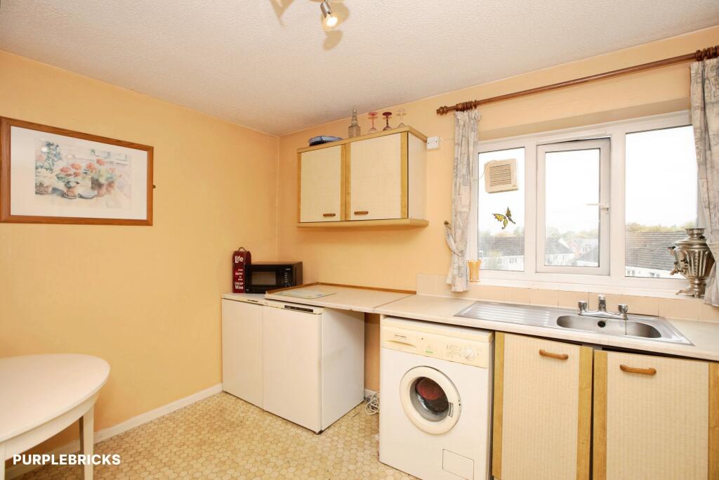 Apartment in Preston - More