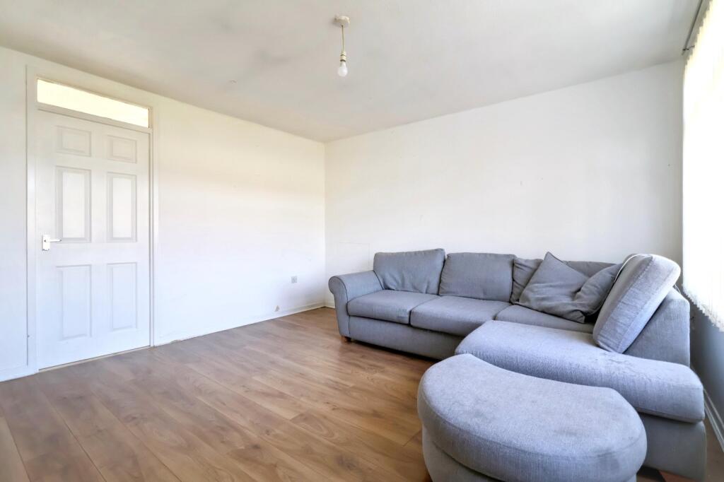 House in Paisley, Hawkhead Estate, Hawkhead - View 4