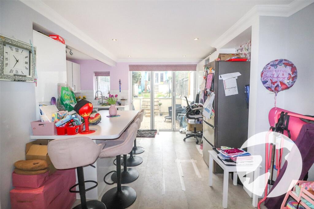 House in Dartford - View 5